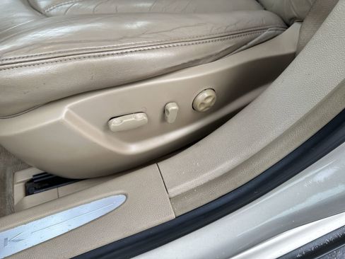 Used 2009 Buick Lucerne CXL image 12