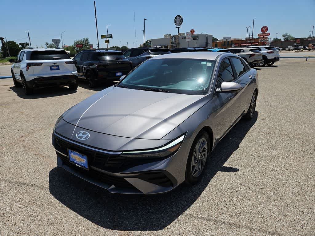 Used 2024 Hyundai Elantra SEL FWD image 4