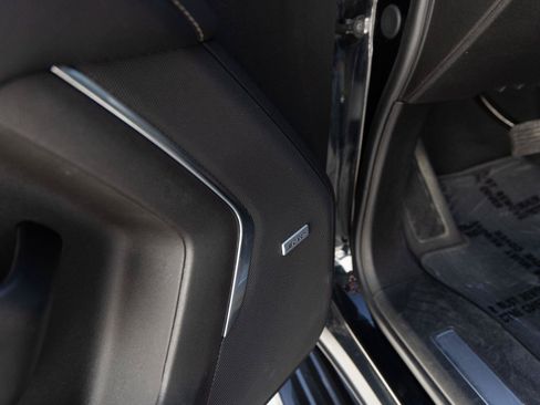 Used 2024 GMC Yukon SLT w/ SLT Luxury Package AWD/4WD image 17