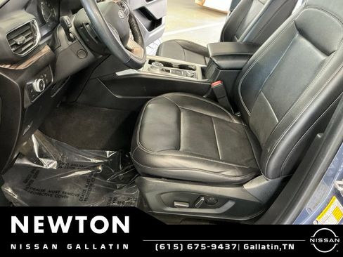 Used 2021 Ford Explorer Limited w/ Equipment Group 301A AWD/4WD image 19