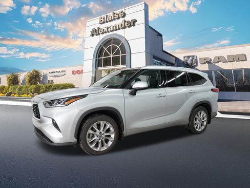 Used 2022 Toyota Highlander Limited AWD/4WD image 12