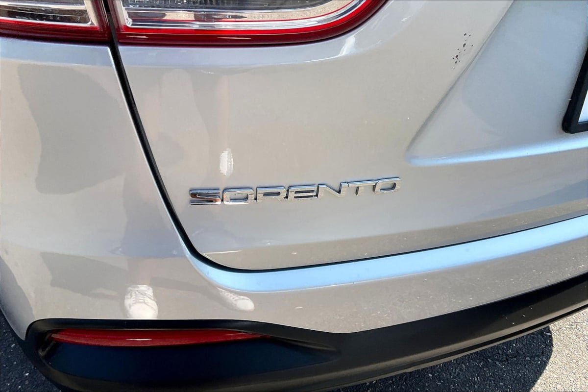 Used 2016 Kia Sorento L FWD image 23