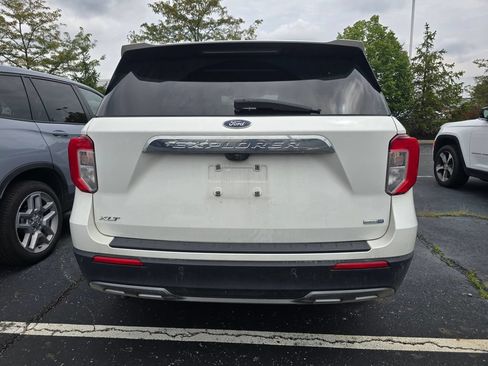 Used 2020 Ford Explorer XLT w/ Equipment Group 202A AWD/4WD image 6