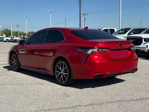 Used 2021 Toyota Camry SE w/ Blackout Package (TMS) FWD image 3