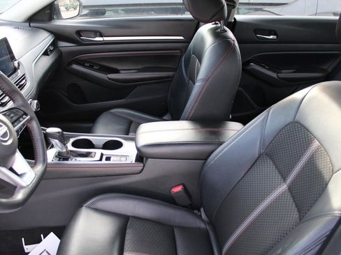 Used 2023 Nissan Altima 2.5 SR AWD/4WD image 8