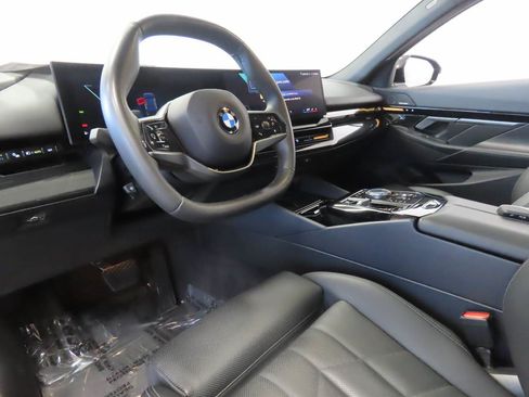 Used 2024 BMW 530i RWD image 7