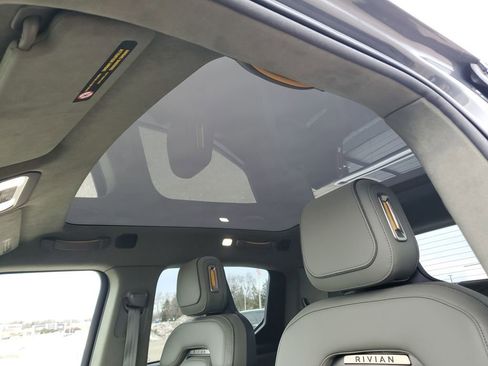 Used 2022 Rivian R1T Launch Edition image 18