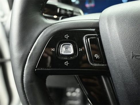 Used 2023 Lincoln Corsair Reserve image 16