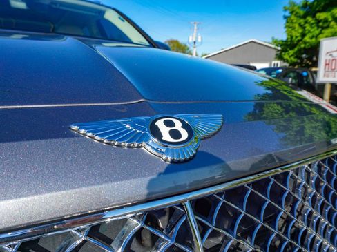 Used 2017 Bentley Bentayga AWD/4WD image 9