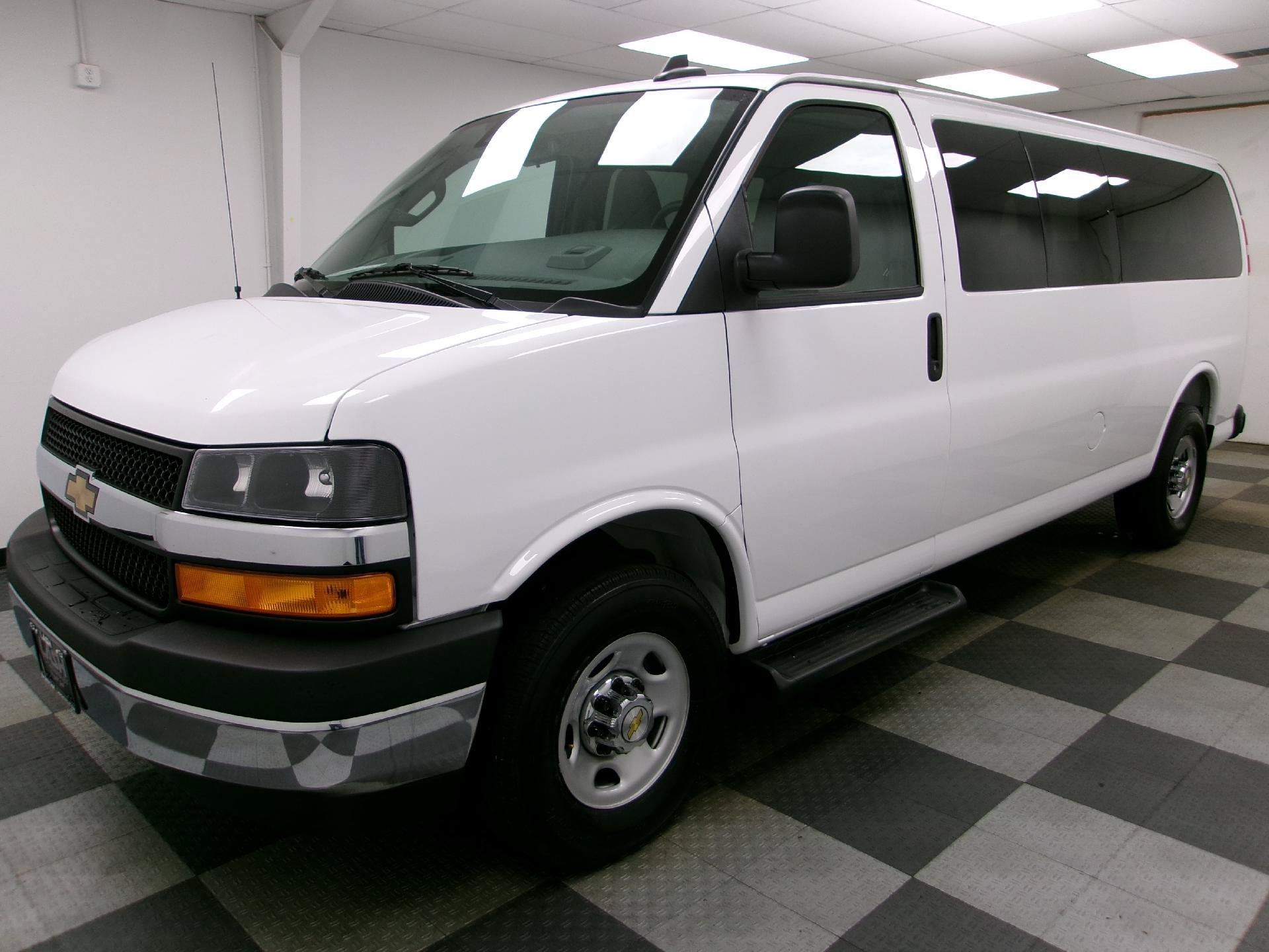 Used 2025 Chevrolet Express 3500 LT w/ LT Preferred Equipment Group RWD image 1