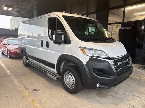 Used 2025 RAM ProMaster 2500 w/ U-Haul Equipment Group FWD image 2