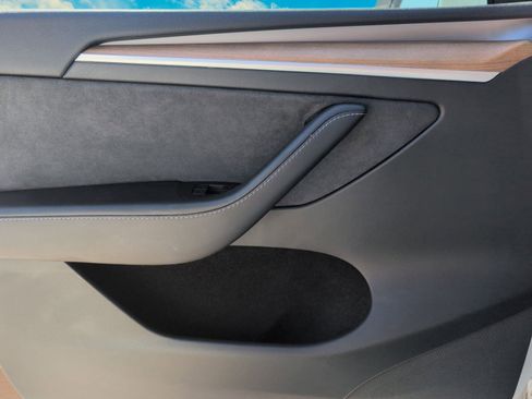 Used 2022 Tesla Model Y Performance image 5