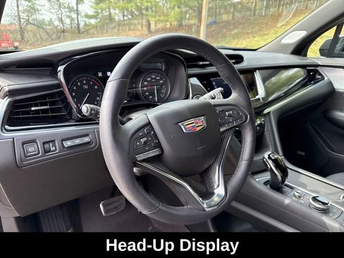 Used 2024 Cadillac XT6 Sport w/ Technology Package image 17