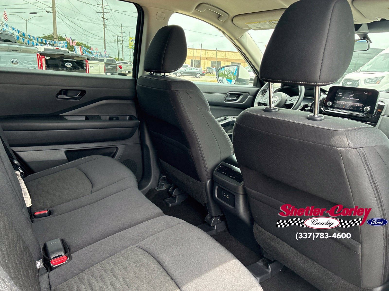 Used 2024 Nissan Pathfinder SV FWD image 17