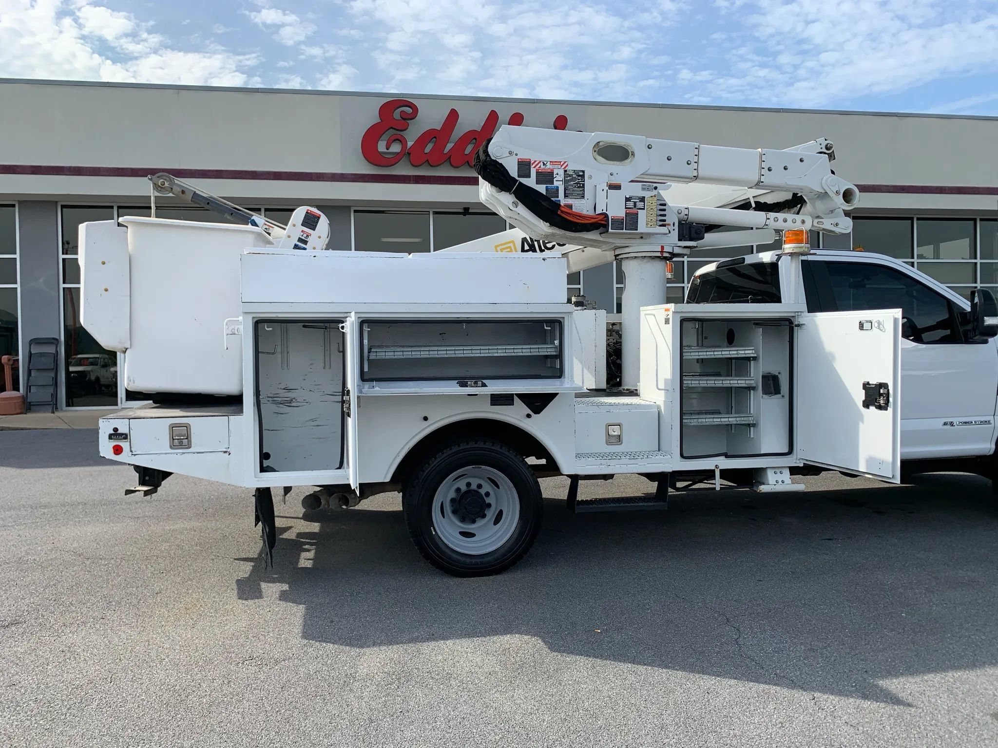 Used 2019 Ford F550 4x4 Regular Cab Super Duty image 24