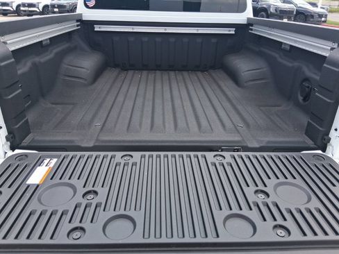 New 2026 Nissan Frontier SV w/ SV Convenience Package RWD image 6
