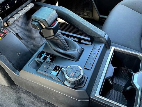 Used 2024 Toyota Tacoma TRD Off-Road image 15