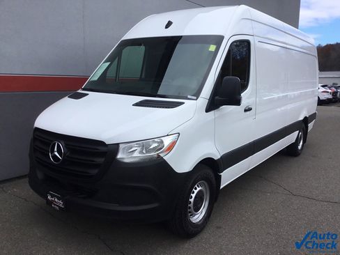 Used 2022 Mercedes-Benz Sprinter 2500 image 6