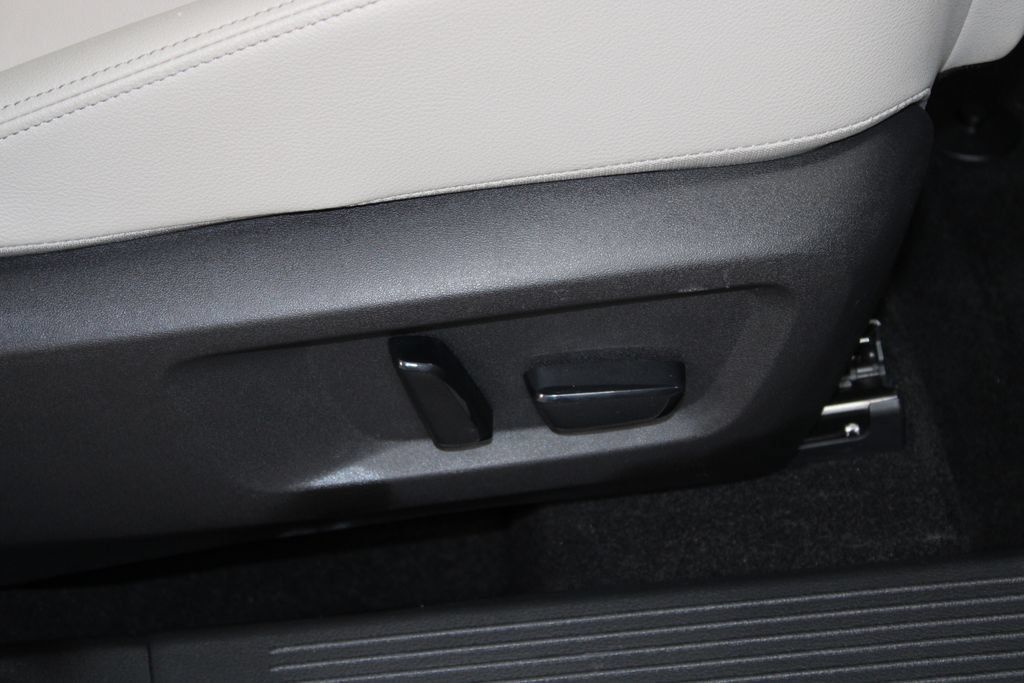 Used 2024 Nissan Rogue SL FWD image 26