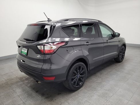 Used 2018 Ford Escape SE w/ SE Sport Appearance Package image 10