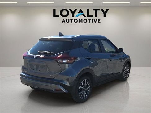 Used 2024 Nissan Kicks SV image 5