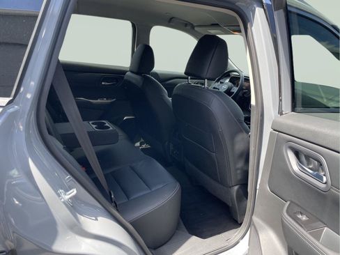 Used 2024 Nissan Rogue SL AWD/4WD image 18