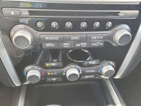 Used 2017 Nissan Pathfinder SV w/ SV Cold Weather Package FWD image 25