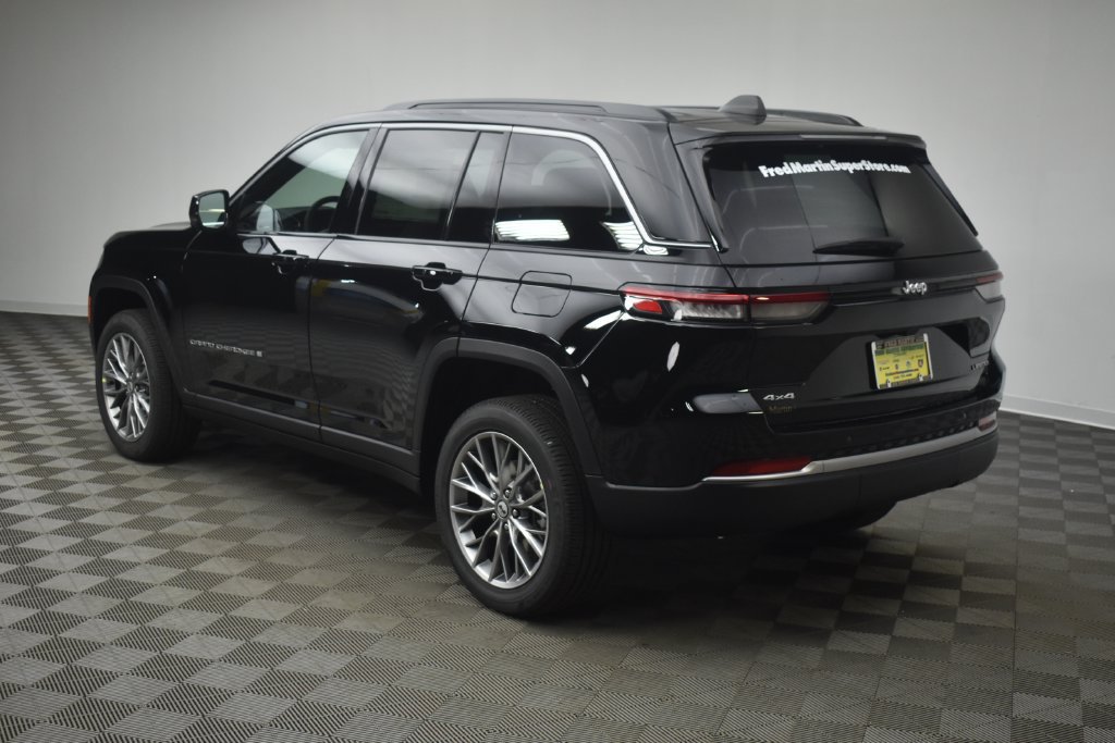 New 2027 Jeep Grand Cherokee Limited AWD/4WD image 16
