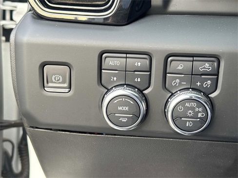 Used 2023 GMC Sierra 1500 AT4 w/ AT4 Premium Package image 21
