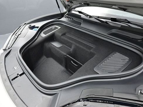 New 2026 Porsche Macan 4S Electric AWD/4WD image 22