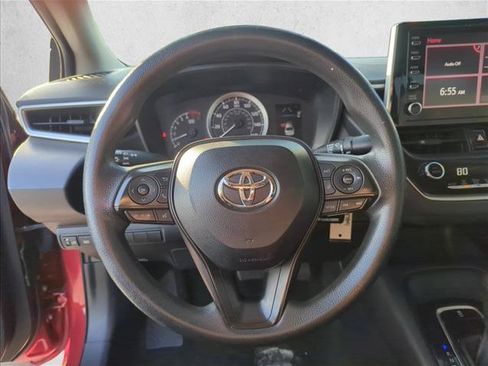 Used 2020 Toyota Corolla LE FWD image 11