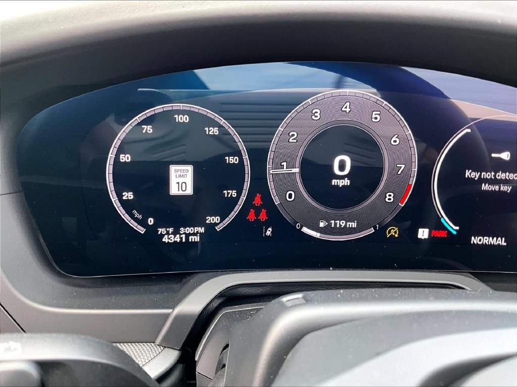 Certified 2025 Porsche 911 Carrera RWD image 22