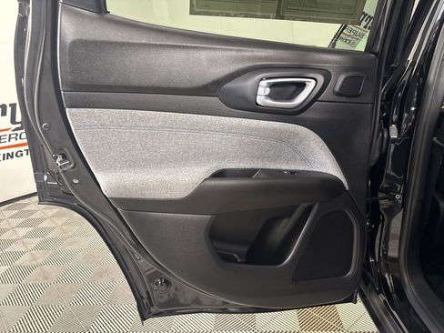 Used 2025 Jeep Compass Latitude w/ Sun & Sound Group image 19