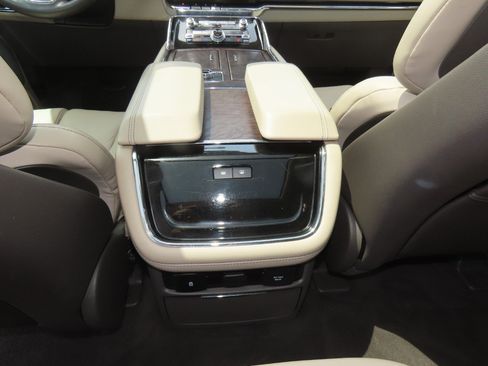 Used 2022 Lincoln Navigator L Reserve RWD image 23