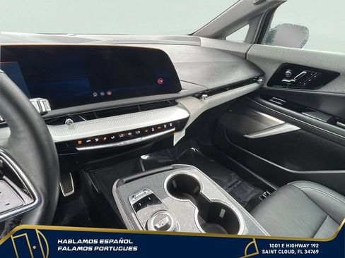 Used 2025 Cadillac Optiq Luxury 2 w/ LPO, Floor Liner Package AWD/4WD image 19