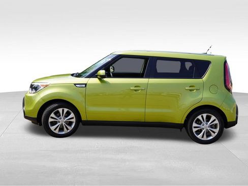 Used 2015 Kia Soul + FWD image 9