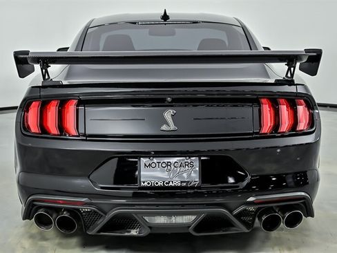 Used 2021 Ford Mustang Shelby GT500 w/ Carbon Fiber Track Pack RWD image 9