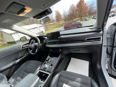 Used 2024 Mitsubishi Outlander SE image 11