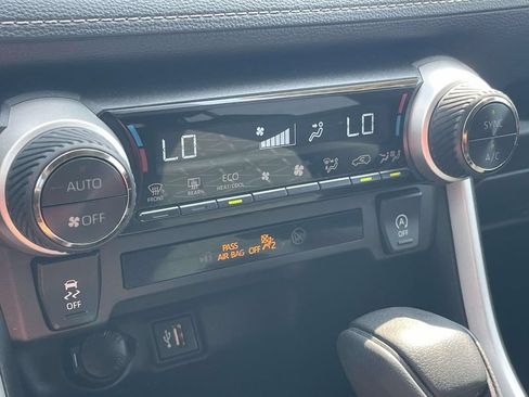 Used 2024 Toyota RAV4 XLE FWD image 28