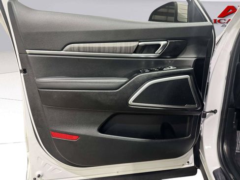 Used 2023 Kia Telluride EX w/ EX Captain's Chair Package FWD image 21