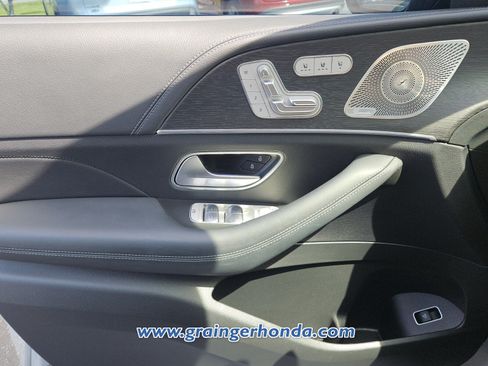 Used 2024 Mercedes-Benz GLS 450 4MATIC image 23