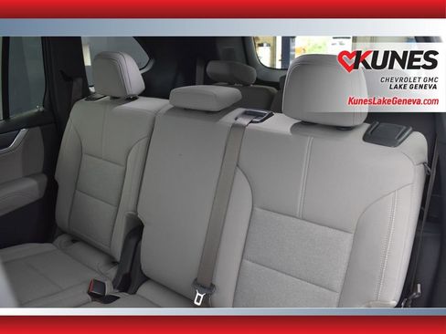 New 2025 GMC Acadia Elevation image 28