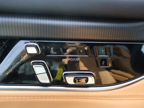 Used 2025 Jeep Grand Wagoneer Series III w/ Quick Order Packagew 28T image 15