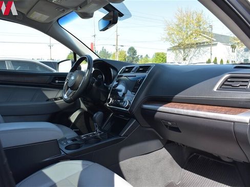 Used 2019 Subaru Outback 3.6R Limited AWD/4WD image 11