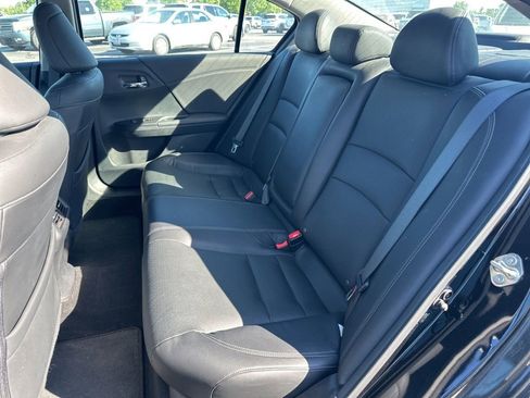 Used 2017 Honda Accord Touring image 15