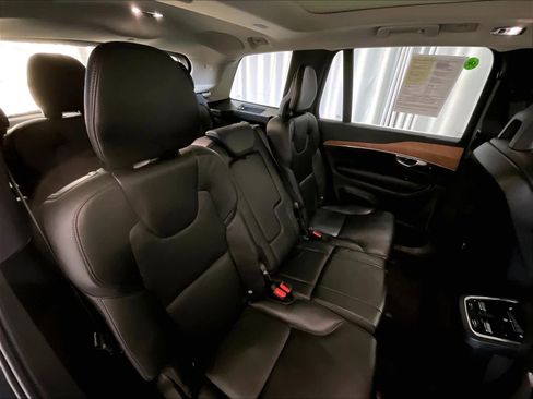 Used 2021 Volvo XC90 T6 Momentum w/ Advanced Package image 16