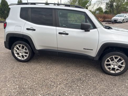 Used 2019 Jeep Renegade Sport w/ Sport Appearance Group image 12