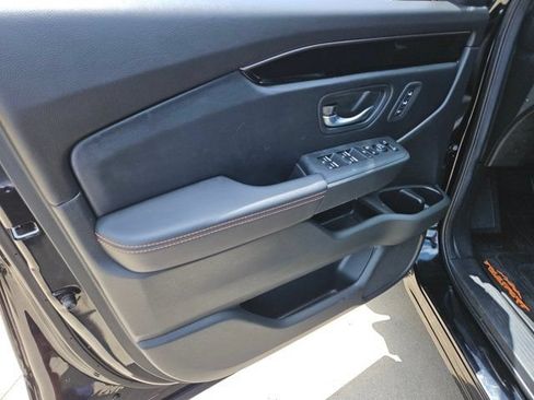 Certified 2025 Honda Pilot TrailSport image 14