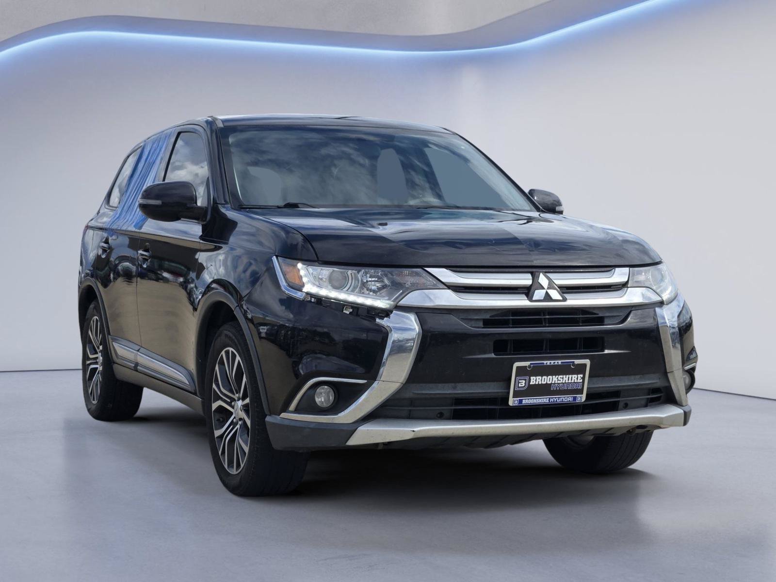 Used 2017 Mitsubishi Outlander SE FWD image 3