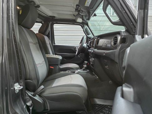 Used 2023 Jeep Gladiator Sport AWD/4WD image 17